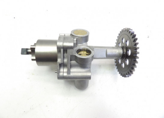 Oil pump Suzuki M 1800 Intruder