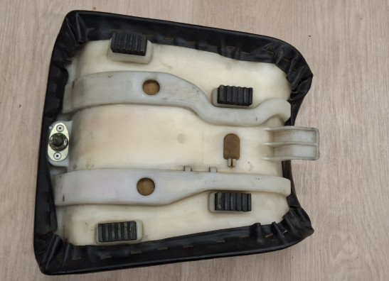 Zadel Suzuki GSX R 750