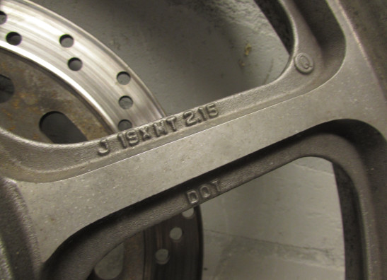 Voorwiel compleet Honda VF 750 C Magna