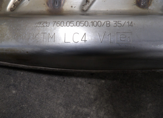 Uitlaat KTM 690 Duke 4