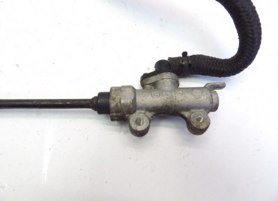 Rempomp achter Honda ST 1100 Pan European