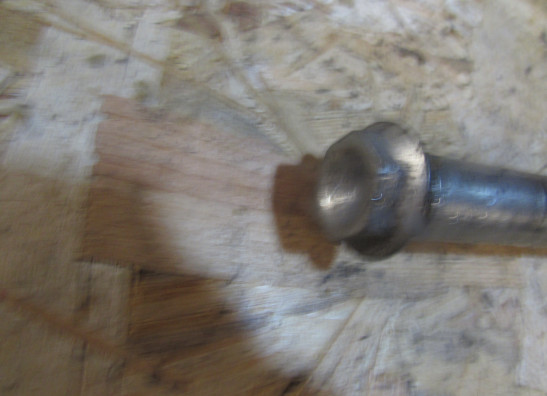 Vorderradachse Honda VF 750 C Magna