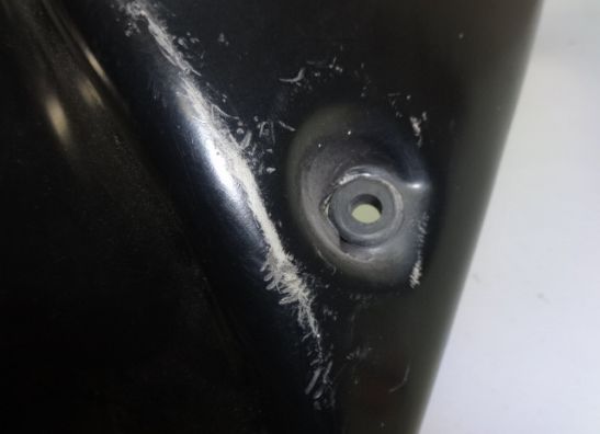 Cowl V shape under Honda CB 1