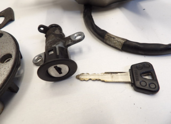 Slotenset Yamaha TDM