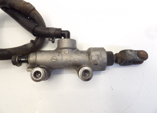 Rempomp achter Kawasaki ER 6