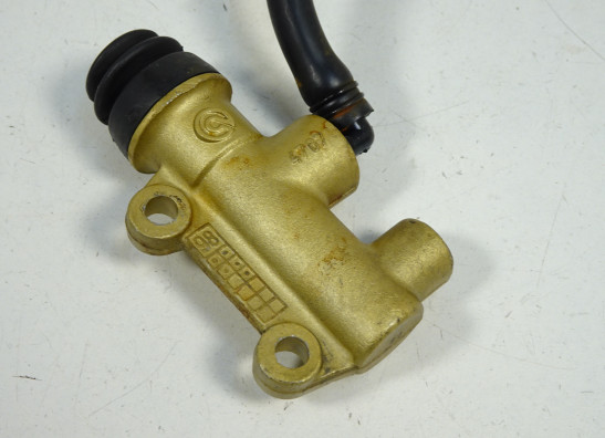 Rempomp achter Ducati 750 SS Supersport