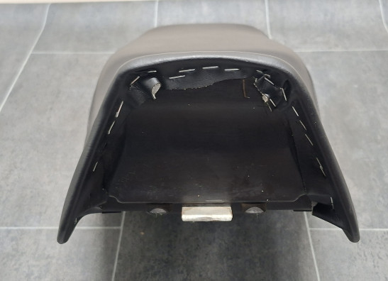 Zadel Suzuki GSX 400 E