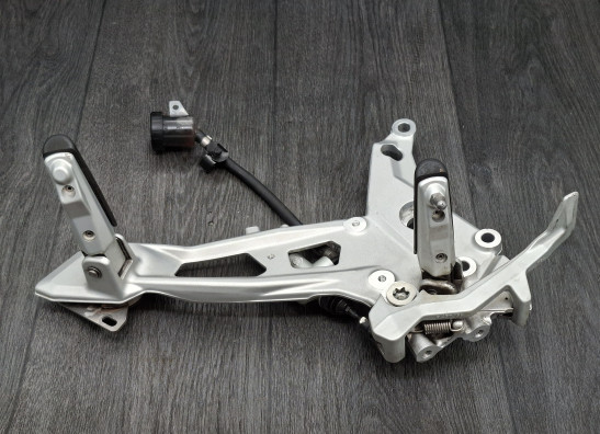 Fussrastetrager vorne rechts BMW F 900 XR