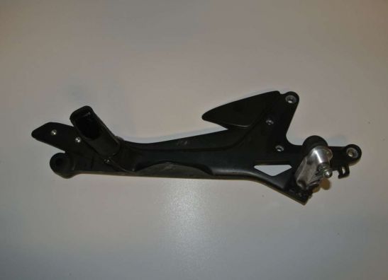 Fussrastetrager vorne rechts Honda CBF 1000