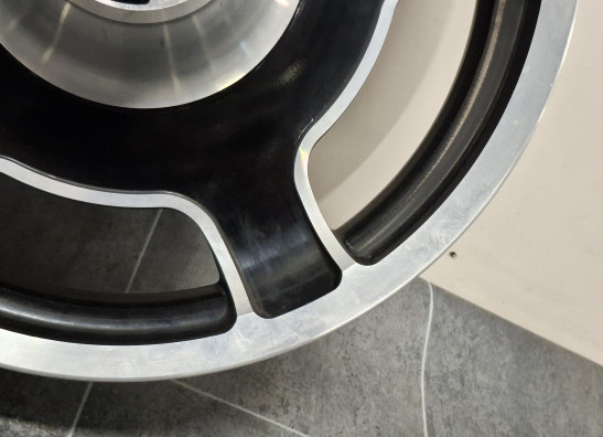 Front Wheel Harley Davidson FLHX Street Glide