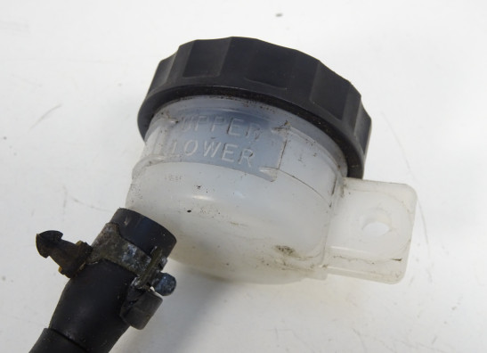 Rempomp achter Kawasaki ER 6