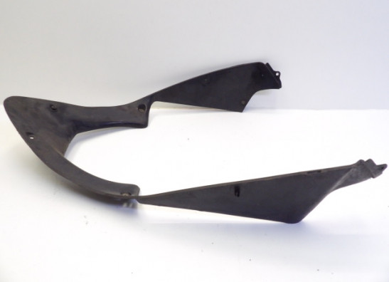 Cowl V shape under Honda CBR 600 F