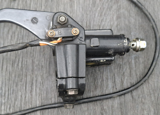 Front brake master cylinder  Suzuki GSX 750