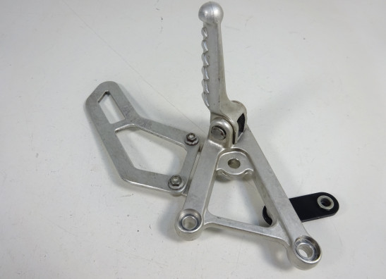 Main step holder left Aprilia RSV 1000