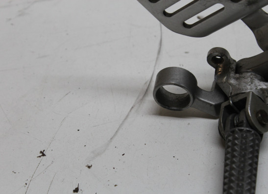 Fussrastetrager vorne rechts Yamaha YZF R6