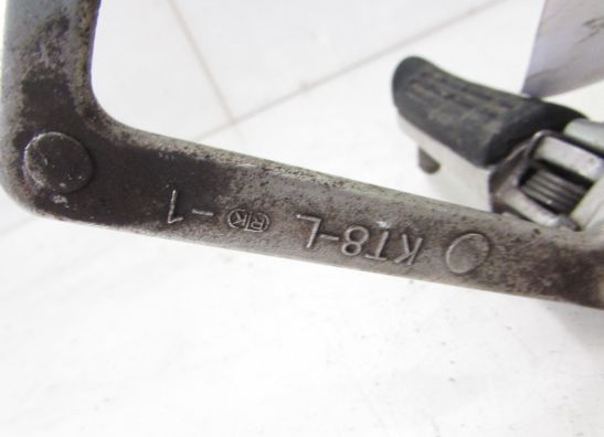 Fussrastetrager vorne links Honda CBR 600 F