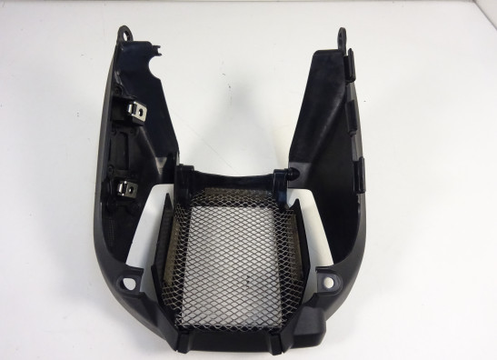 Cowl under Ducati monster 696