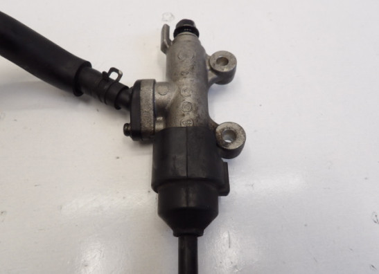 Rempomp achter Honda VT 1100