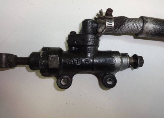 Rempomp achter Honda VF 700  750 F