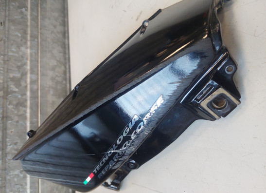 Linker luchtbuis Aprilia RSV 1000