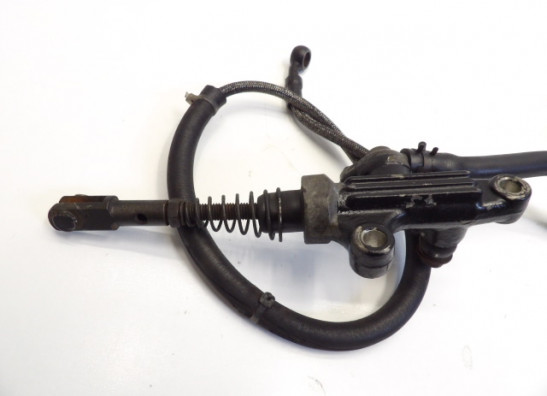 Rempomp achter Yamaha FZR 400