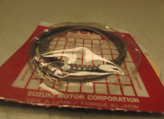 Zuigerveer Suzuki GS 400 E