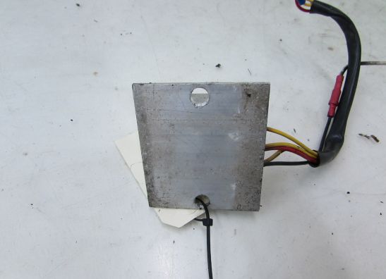Regulator rectifier  Suzuki GSX 750