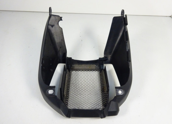 Cowl under Ducati monster 696