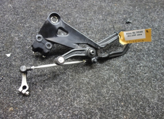 Fussrastetrager vorne links KTM RC 390