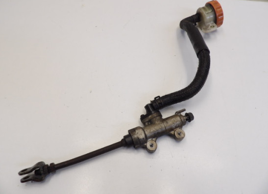 Rempomp achter Honda ST 1100 Pan European