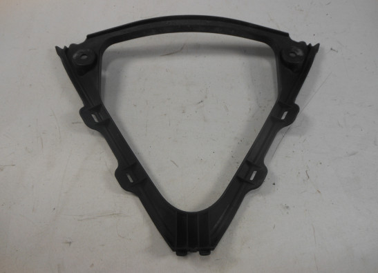 Cowl V shape under Suzuki GSX R 750
