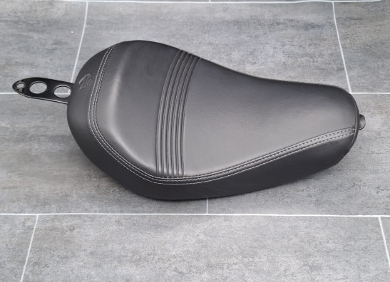 Zadel Harley Davidson XL883N Iron 883