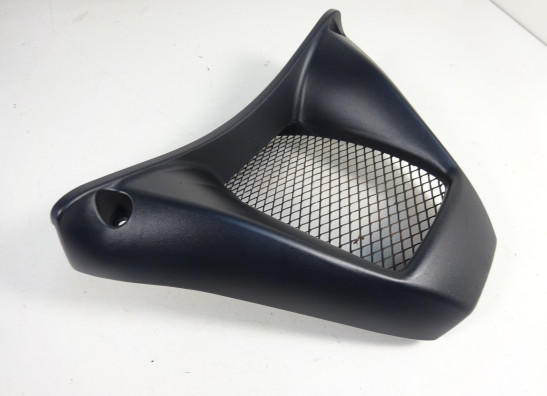 Cowl V shape under MV Agusta 750 Brutale