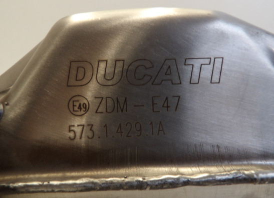 Uitlaat Ducati Scrambler Cafe Racer