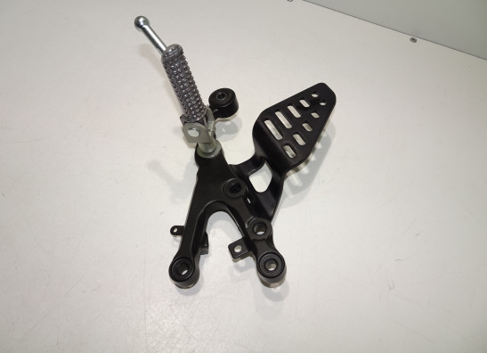 Main step holder right Yamaha YZF R6