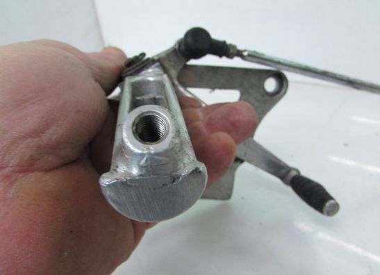 Fussrastetrager vorne links Suzuki GSX R 750