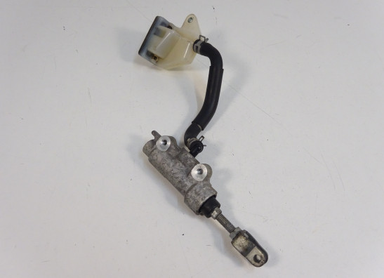 Rear brake master cylinder  Suzuki GSR 600