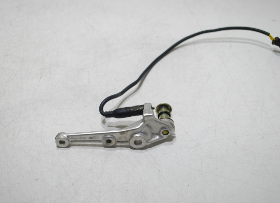 Rempomp achter MV Agusta 750 Brutale