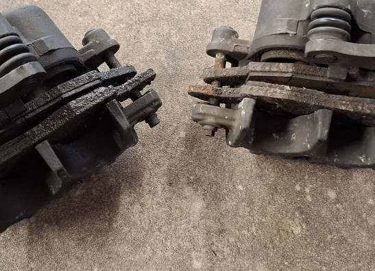 Brake calipers front Suzuki GSX F 750