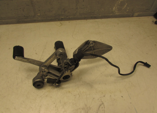 Main step holder right Yamaha FAZER 600