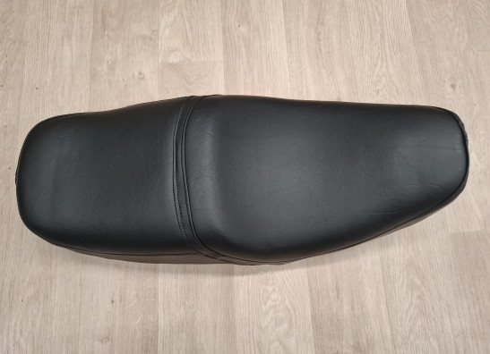 Zadel Suzuki GSX 250 L