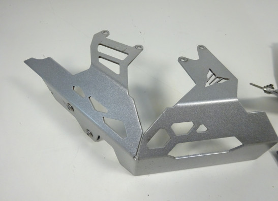 Cowl under Yamaha Tracer 900