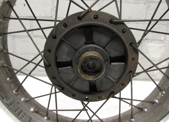 Achtervelg Suzuki GN 250