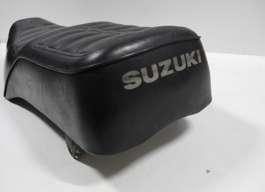 Zadel Suzuki GN 250