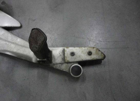 Fussrastetrager vorne links Honda CBF 600