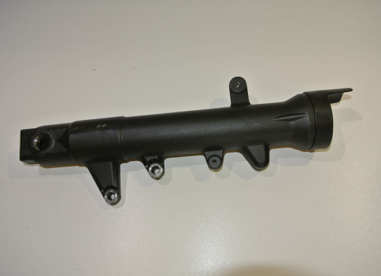 Fork pipe outside Suzuki GSR 600