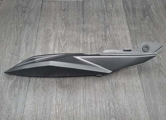 Rechter achterkant Suzuki GSX S 750