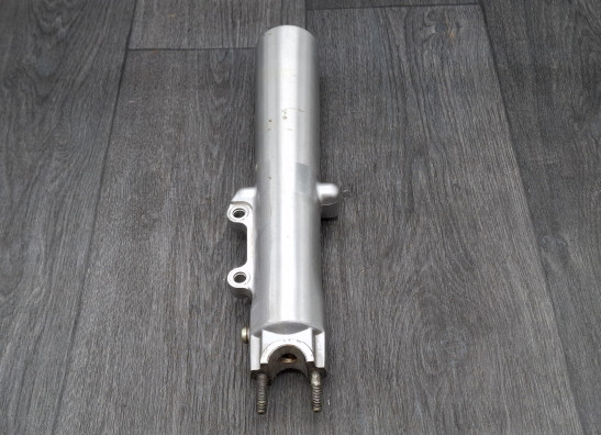 Voorpoot rechts onder Harley Davidson FLHR Road King