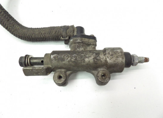 Rempomp achter Honda CBR 1100 XX