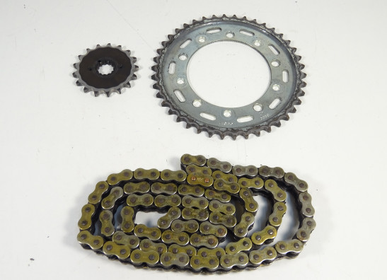 Chain and sprocket kit Suzuki SV 1000